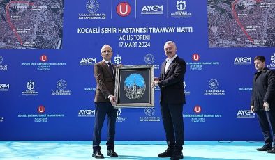 Şehir Hastanesi Tramvay Hattı törenle açıldı